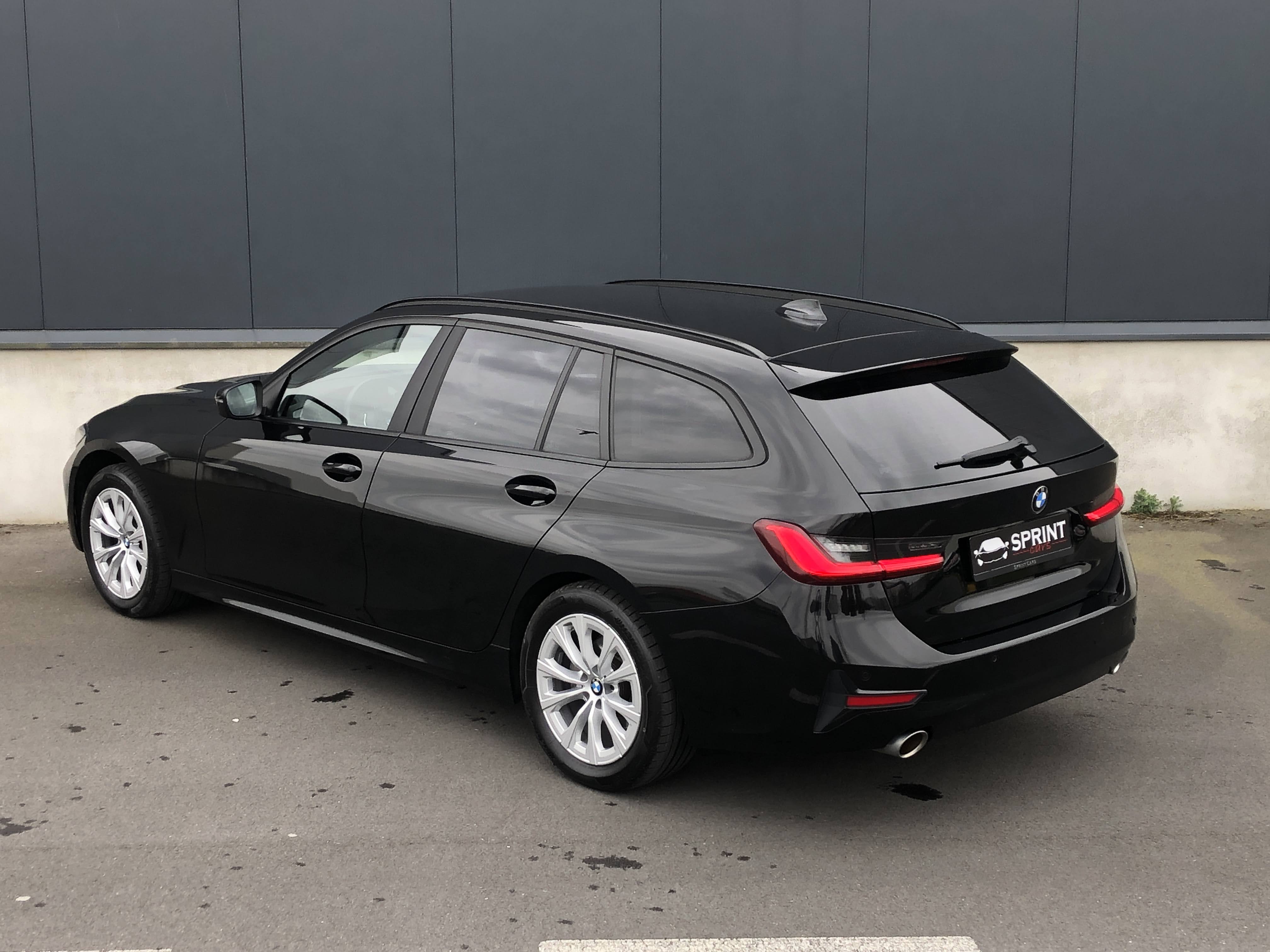 BMW 318i A Touring - 13